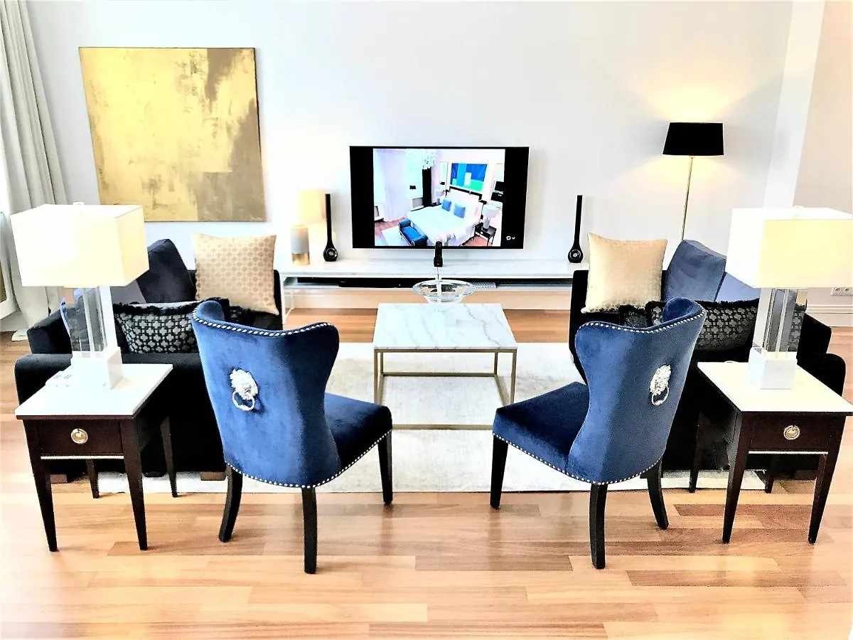 Mondrian Luxury Suites & Apartments Market Square I Warsaw Aparthotel
