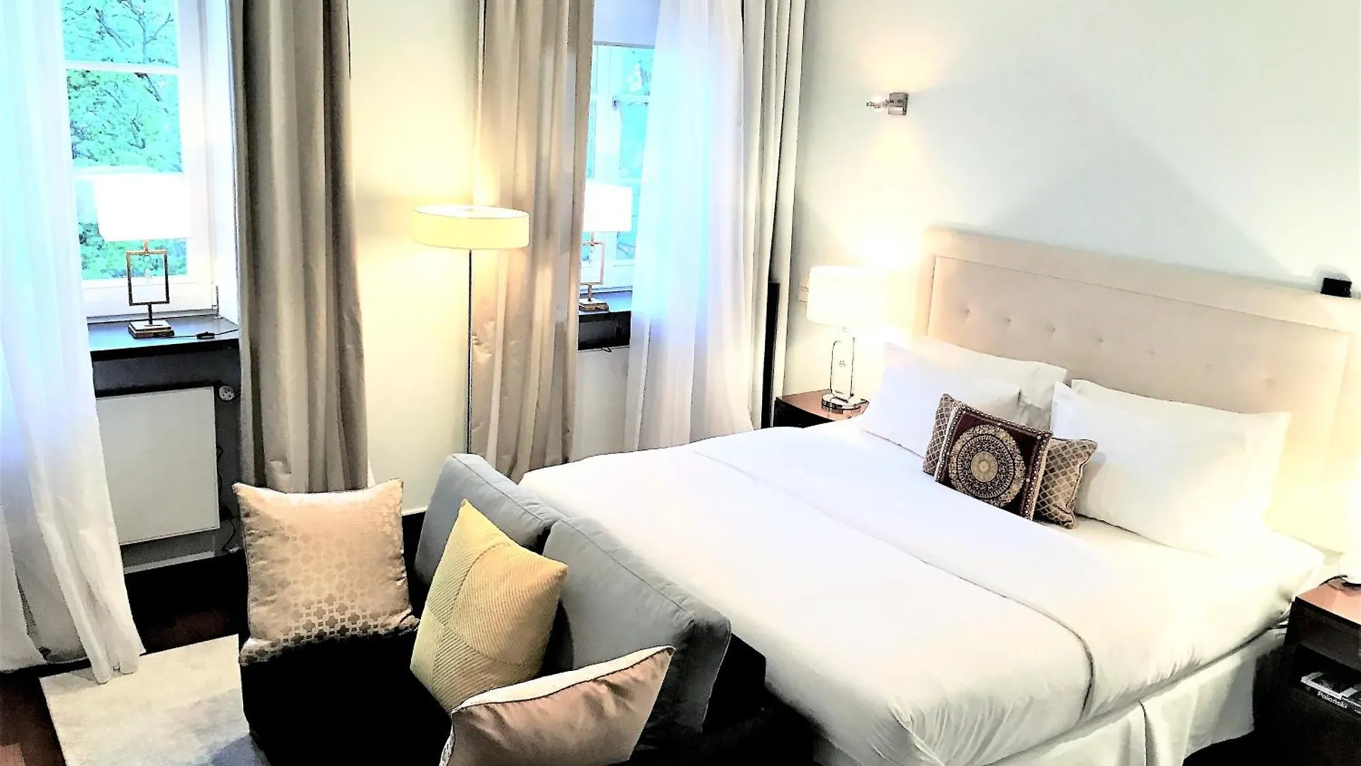 ***** Lejlighedshotel Mondrian Luxury Suites & Apartments Market Square I Warszawa Polen