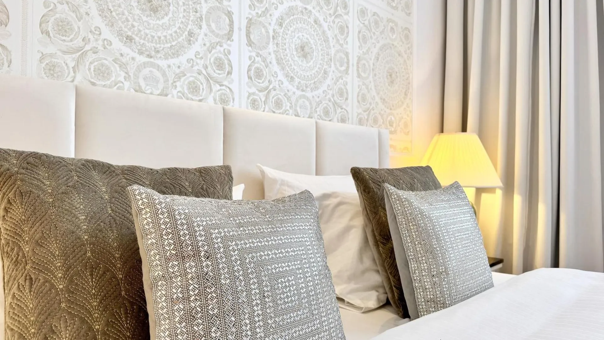 Mondrian Luxury Suites & Apartments Market Square I Warszawa 5*,  Polen