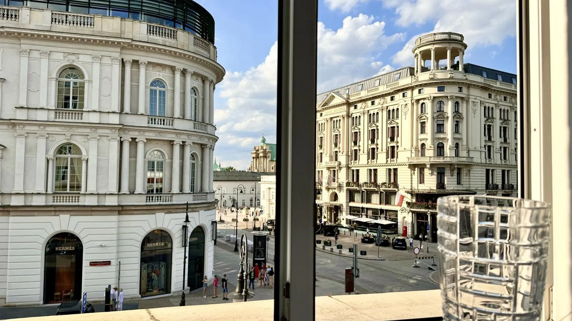 Mondrian Luxury Suites & Apartments Market Square I Warszawa Lejlighedshotel